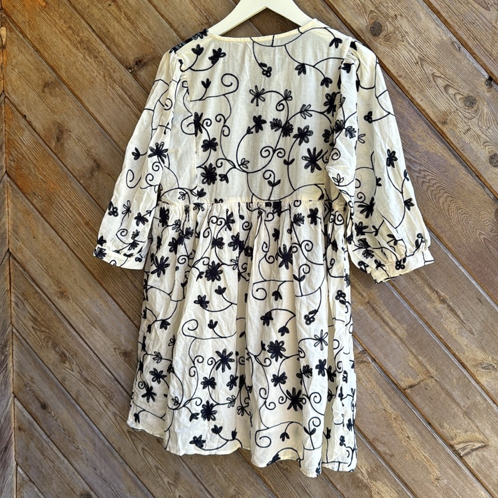Hayden navy blue and ivory cream foral embroidered baby doll dress size medium - Picture 5 of 5